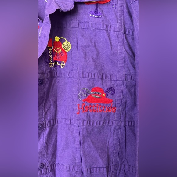 Long Sleeve Hattitude Button Down 🌟 - Picture 2 of 3